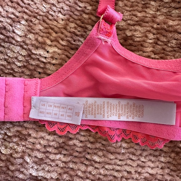 • Savage X Fenty Push Up Bra • - Picture 3 of 5